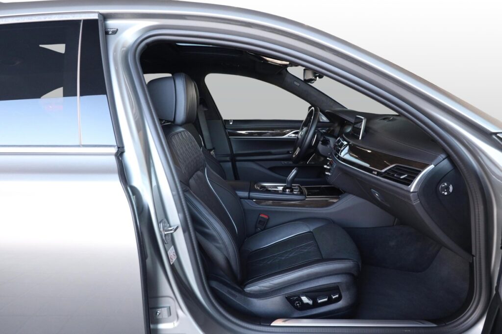 BMW 750Li xDrive Sedan