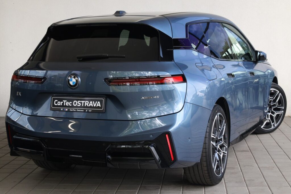 BMW iX xDrive45