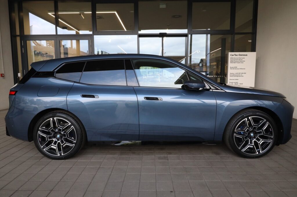 BMW iX xDrive45