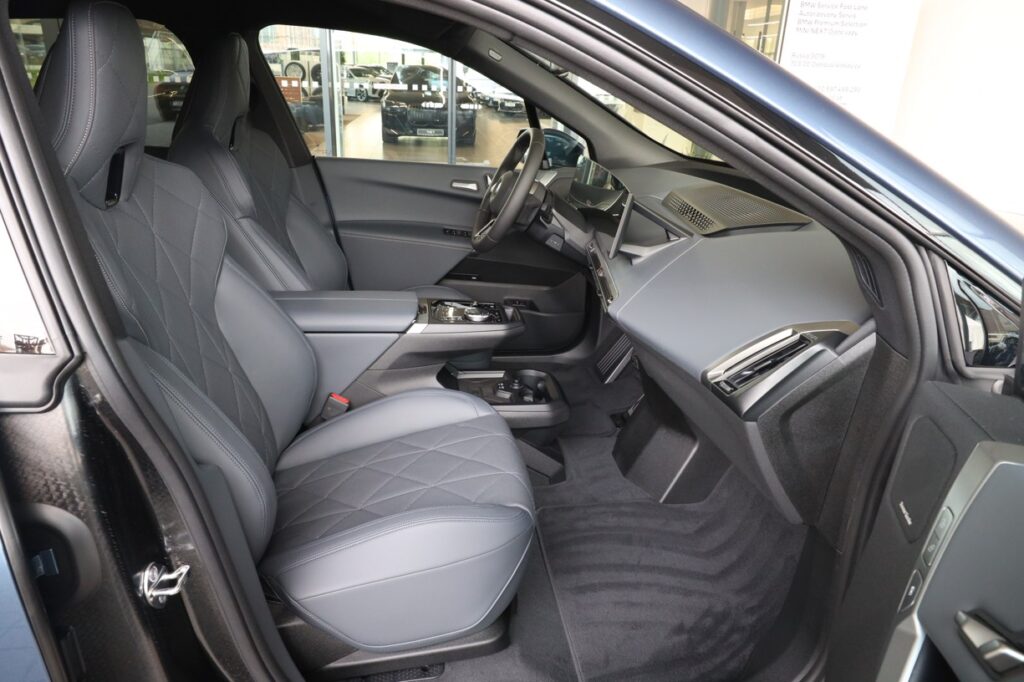BMW iX xDrive45