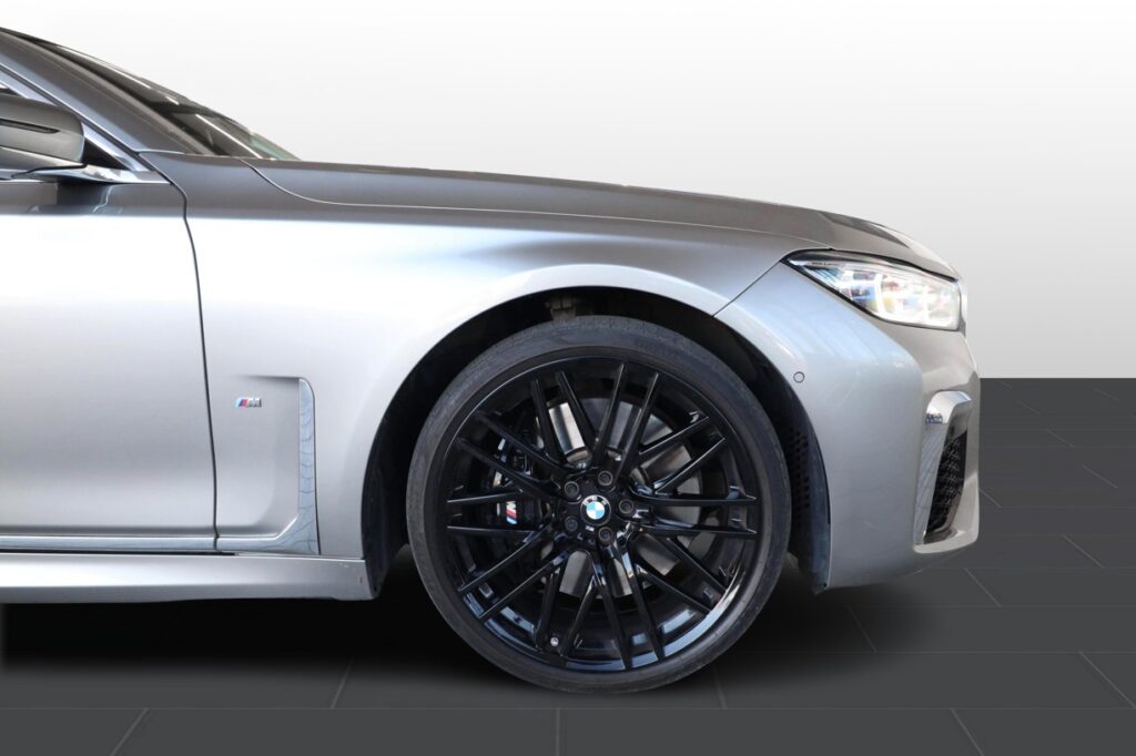 BMW 750Li xDrive Sedan