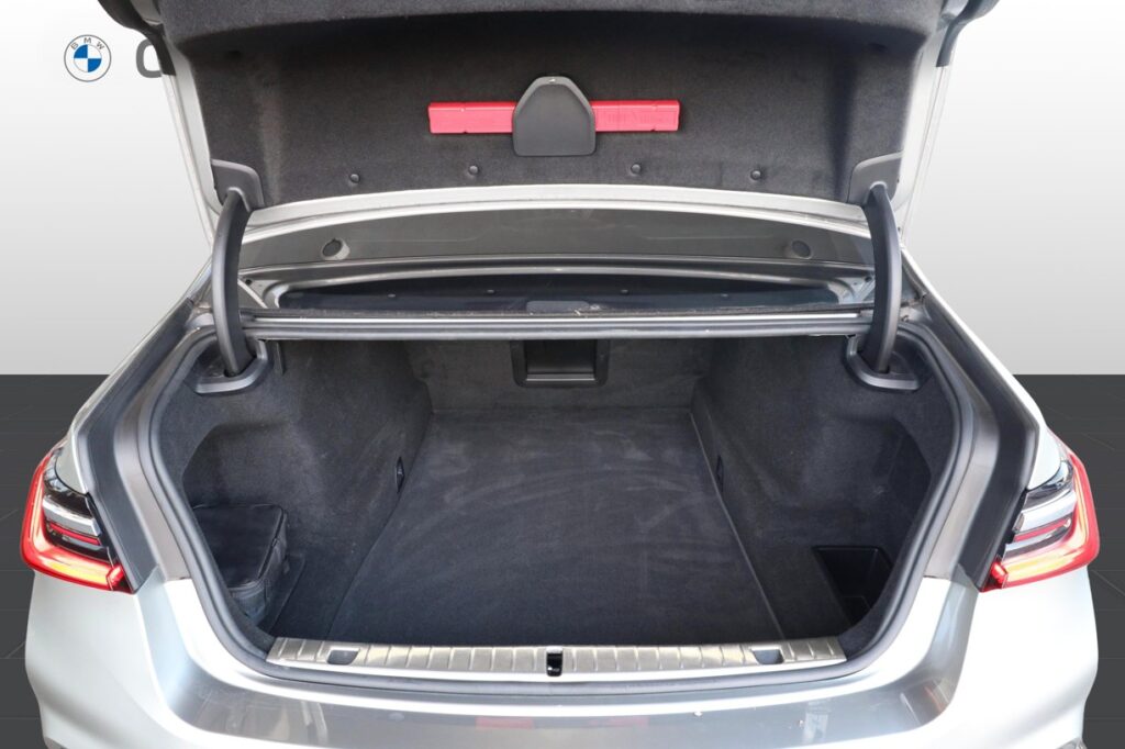 BMW 750Li xDrive Sedan