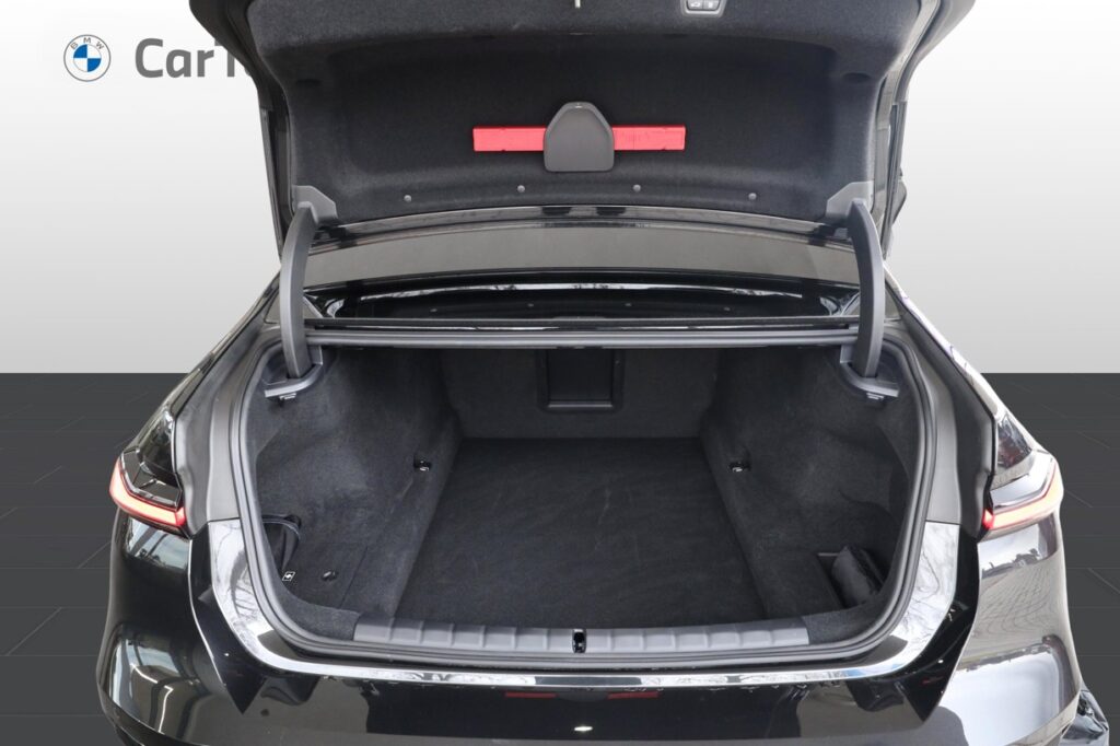 BMW 740d xDrive Sedan