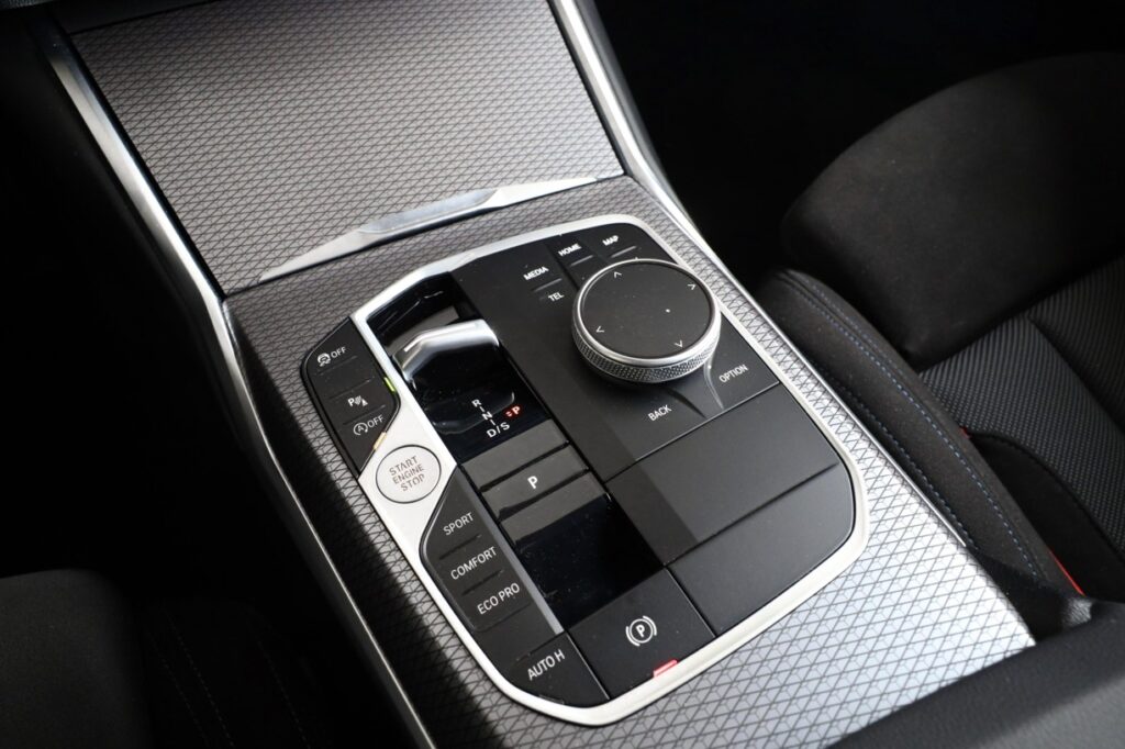 BMW 330i xDrive Touring