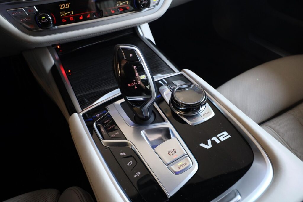 BMW M760Li xDrive
