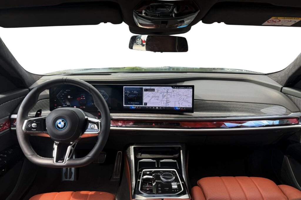 BMW M760e xDrive Sedan