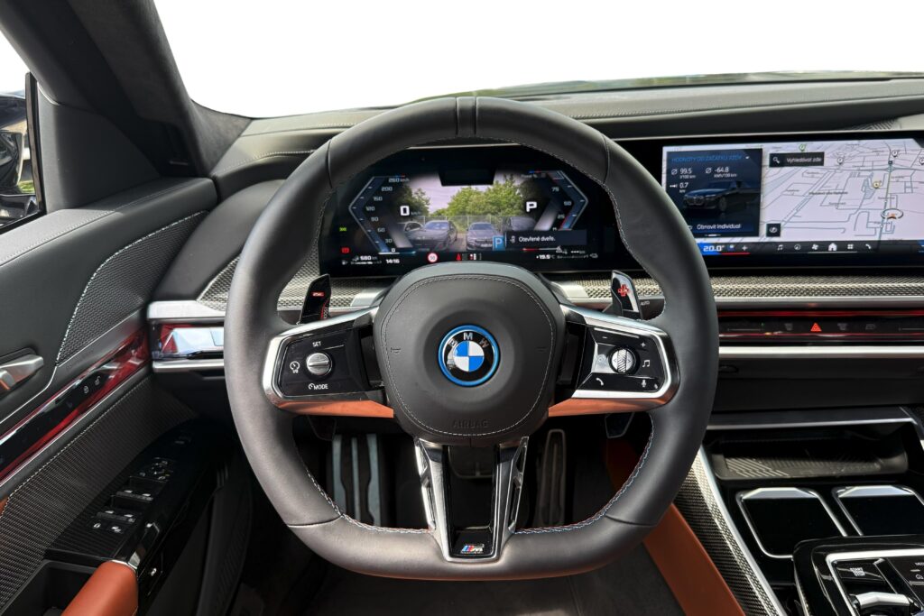 BMW M760e xDrive Sedan