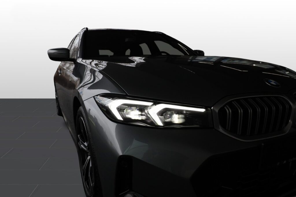 BMW 330i xDrive Touring