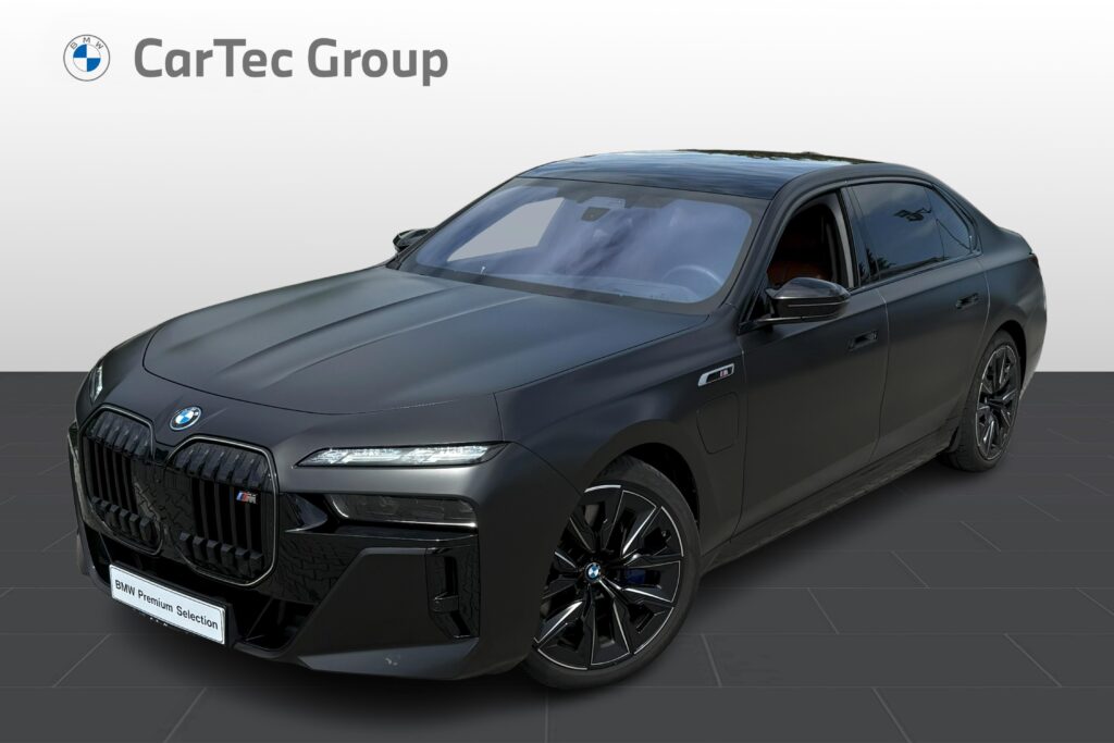 BMW M760e xDrive Sedan