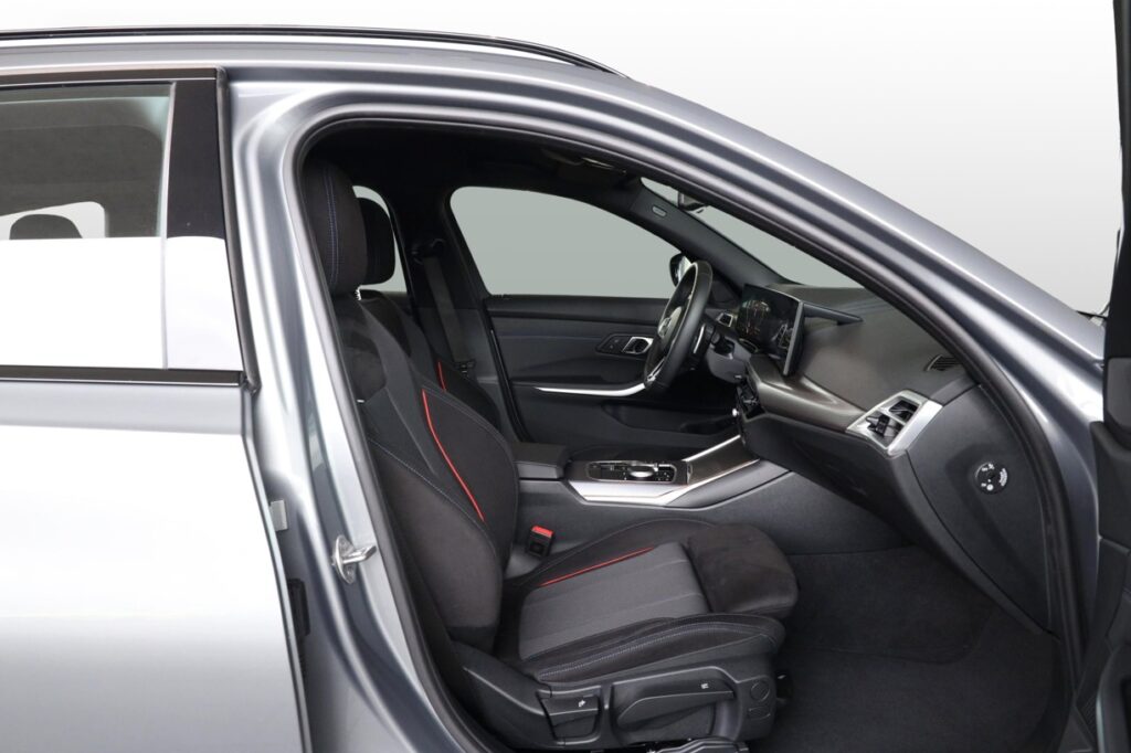 BMW 330i xDrive Touring