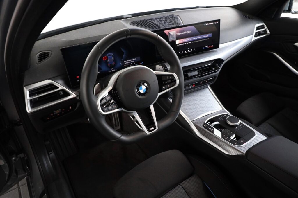 BMW 330i xDrive Touring