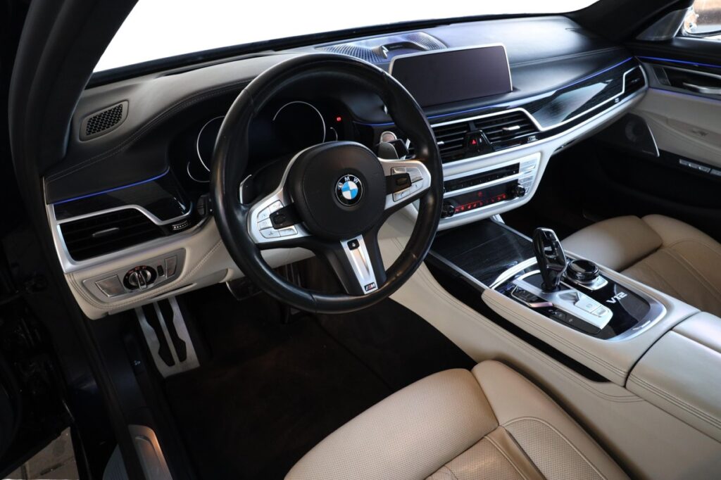 BMW M760Li xDrive