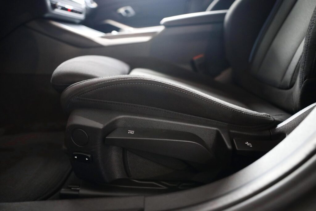 BMW 330i xDrive Touring