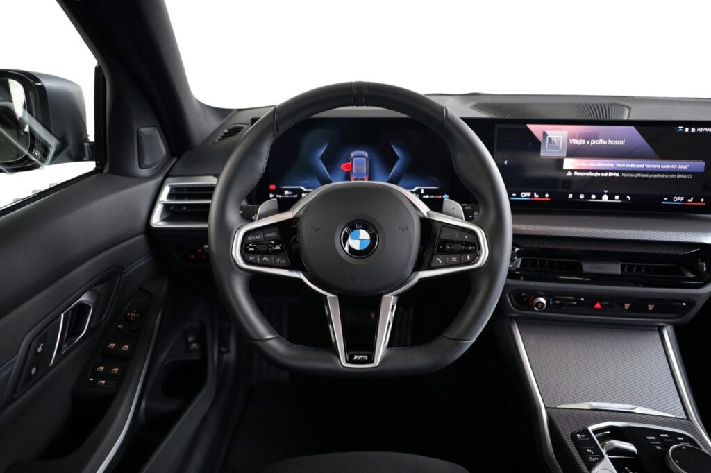 BMW 330i xDrive Touring
