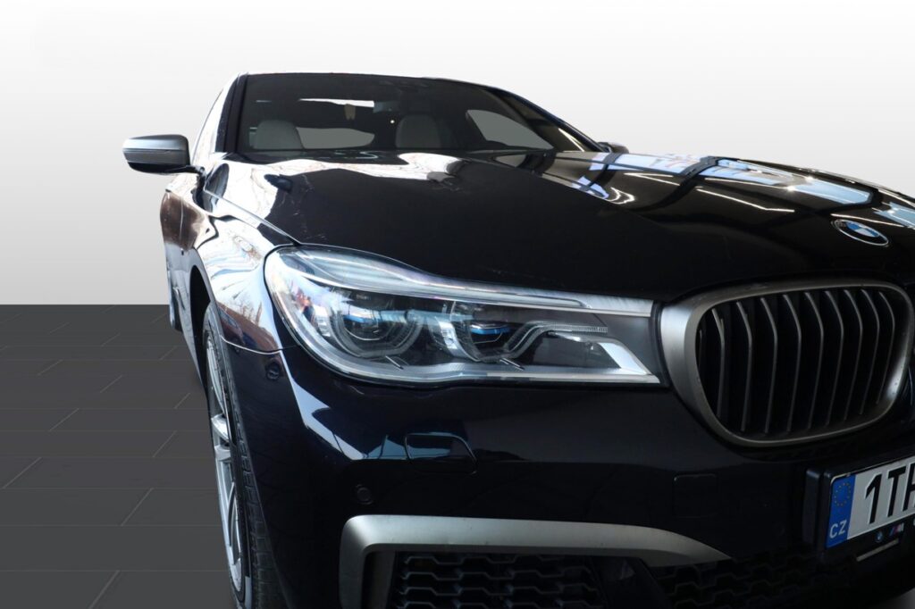 BMW M760Li xDrive