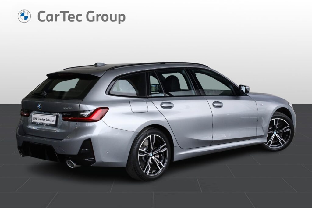 BMW 330i xDrive Touring