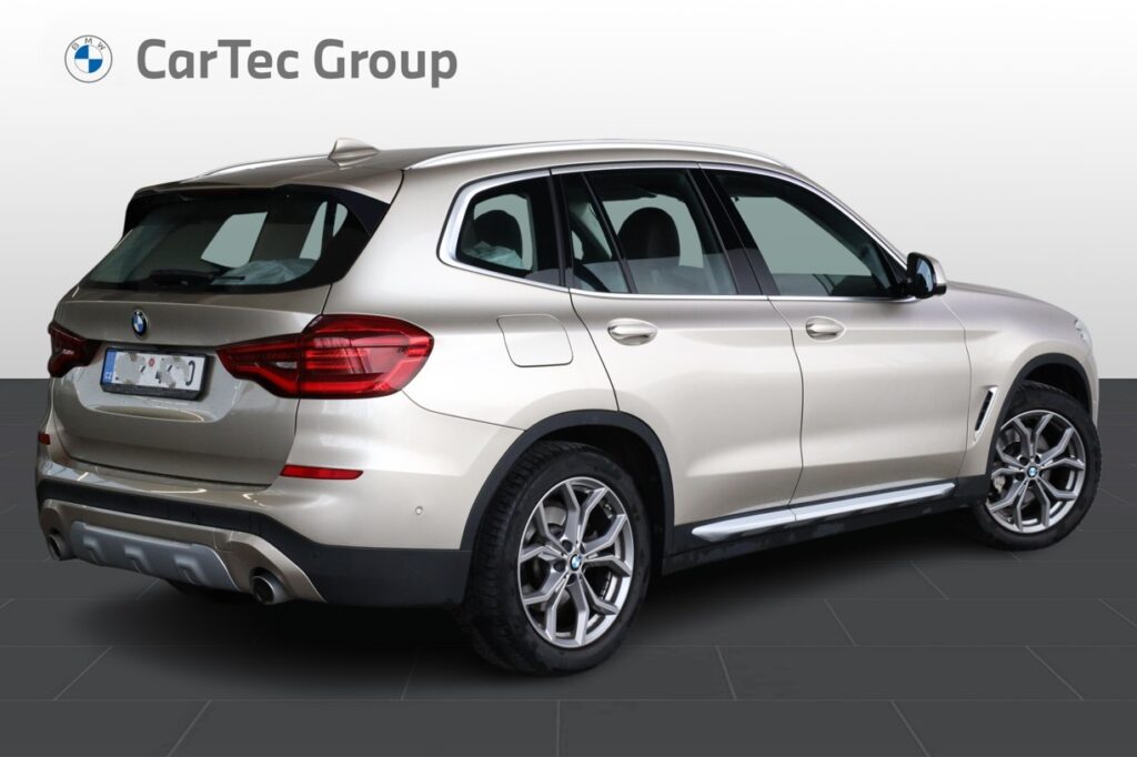 BMW X3 xDrive30i