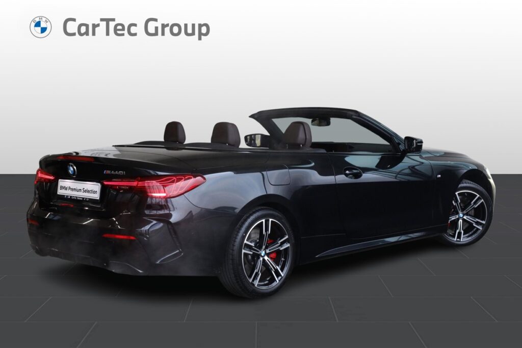 BMW M440i xDrive Convertible