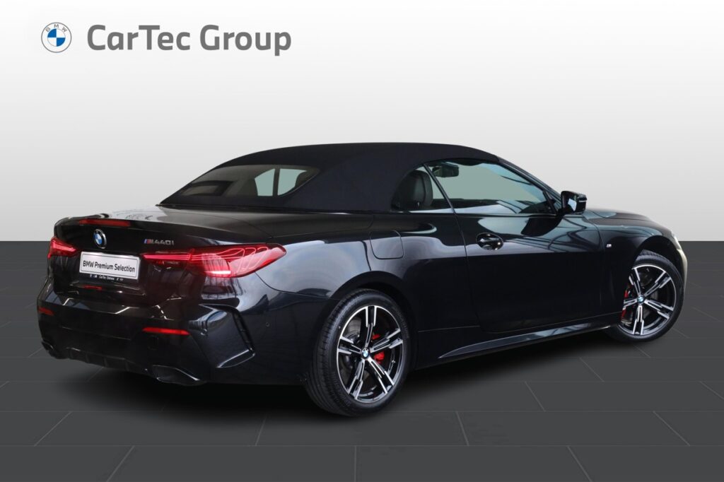 BMW M440i xDrive Convertible