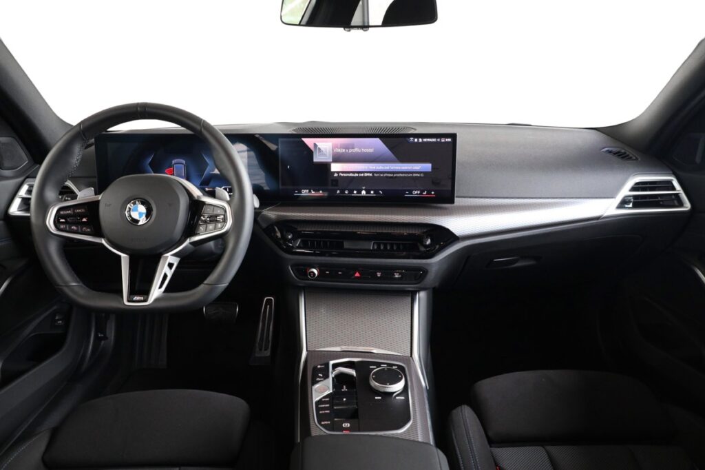 BMW 330i xDrive Touring