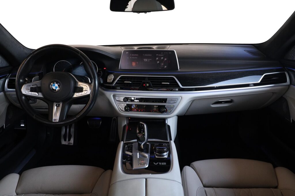 BMW M760Li xDrive