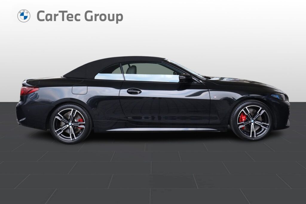 BMW M440i xDrive Convertible
