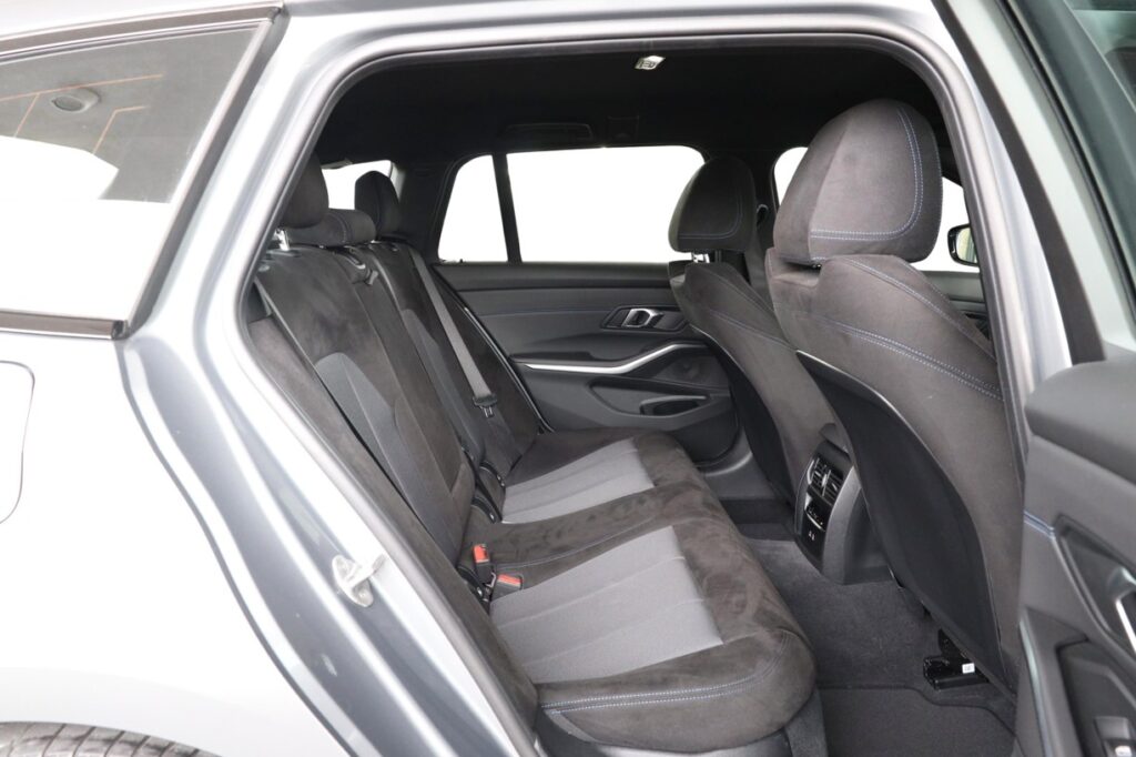 BMW 330i xDrive Touring