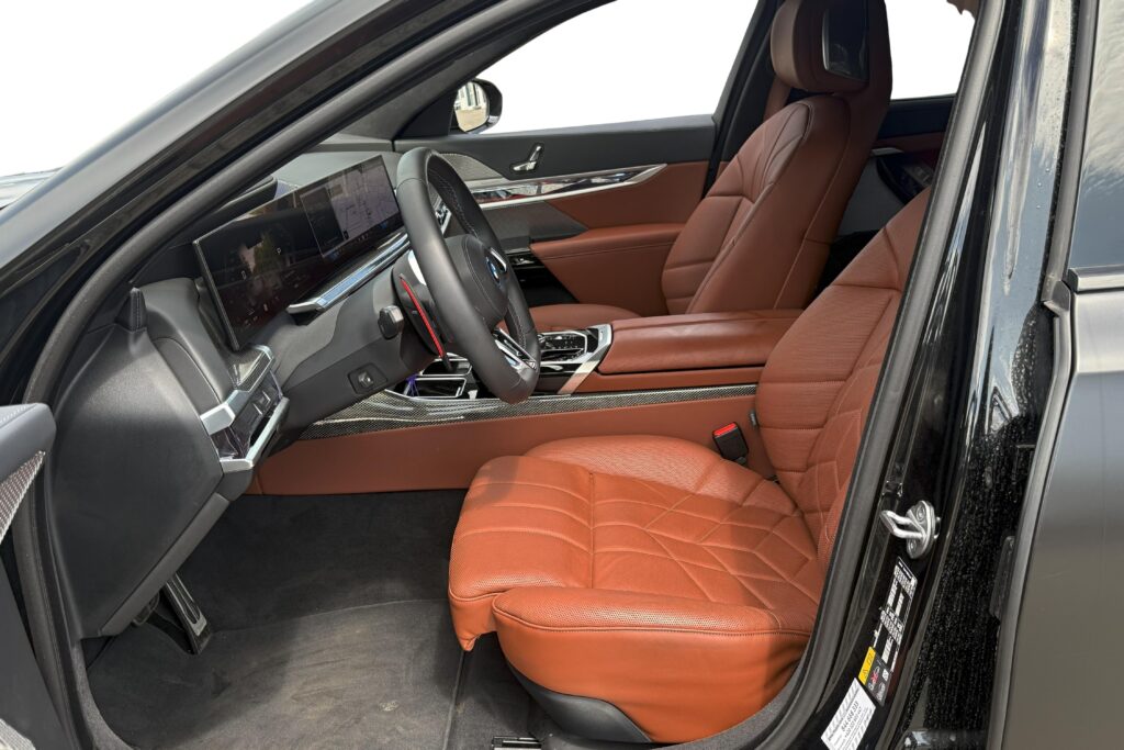 BMW M760e xDrive Sedan