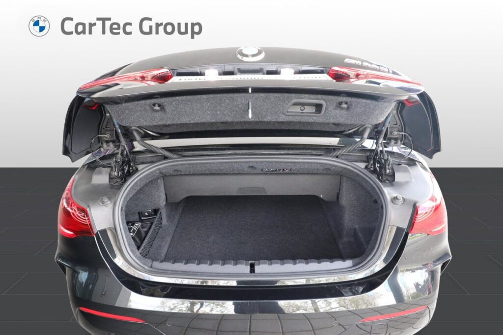 BMW M440i xDrive Convertible