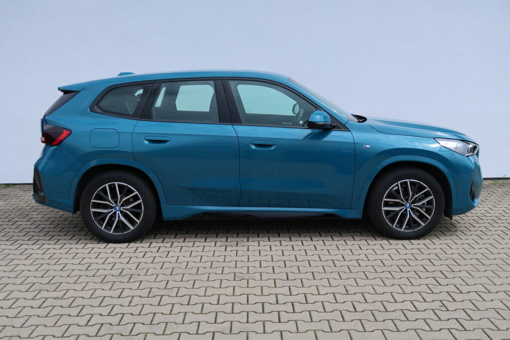 BMW iX1 xDrive30