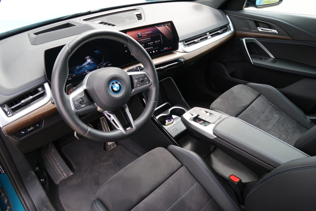 BMW iX1 xDrive30