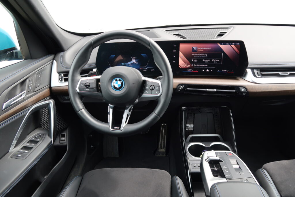 BMW iX1 xDrive30