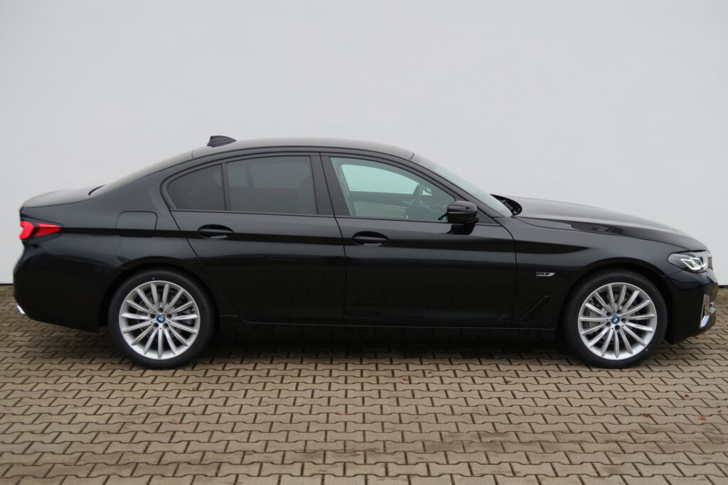 BMW 530e xDrive Sedan