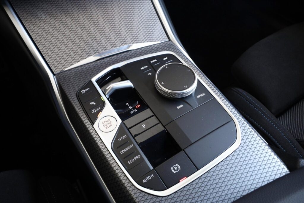 BMW 330i xDrive Touring