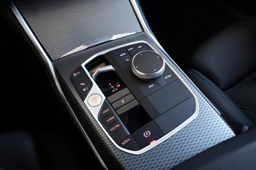 BMW 330e xDrive Touring