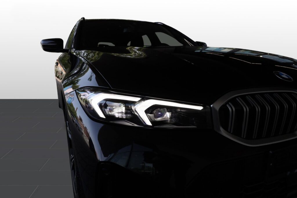 BMW 330i xDrive Touring