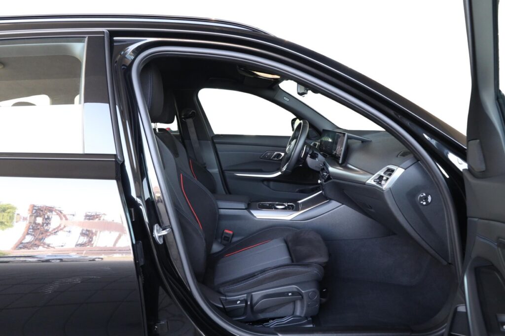 BMW 330i xDrive Touring