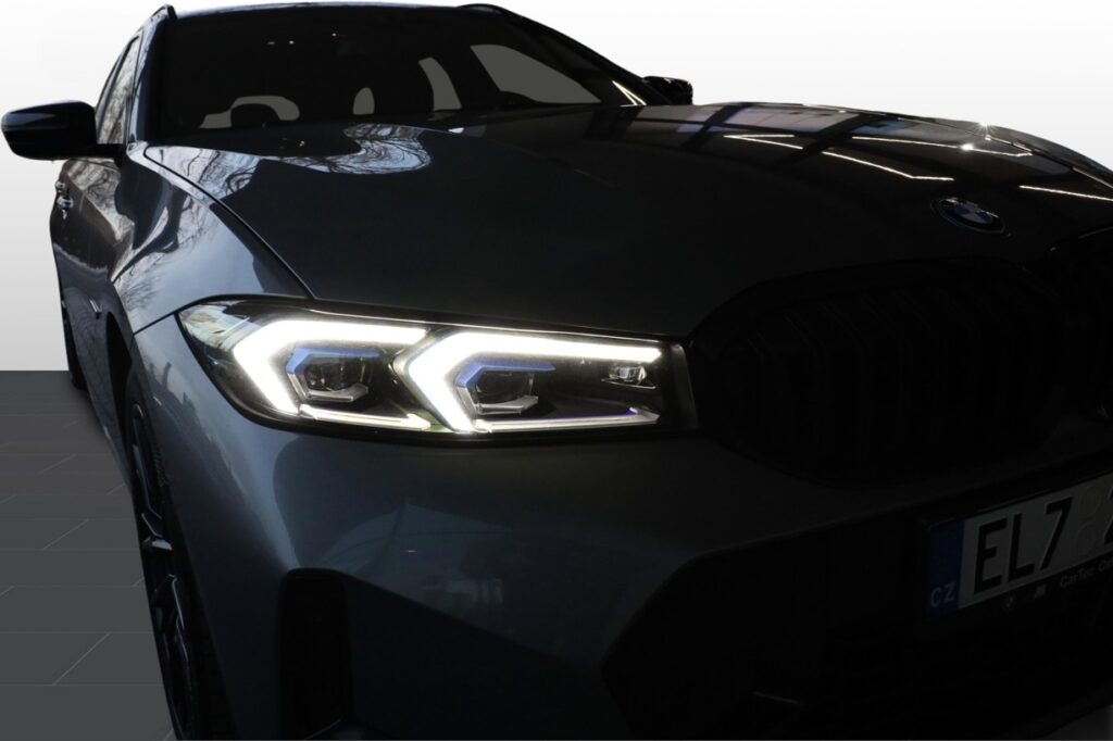 BMW 330e xDrive Touring