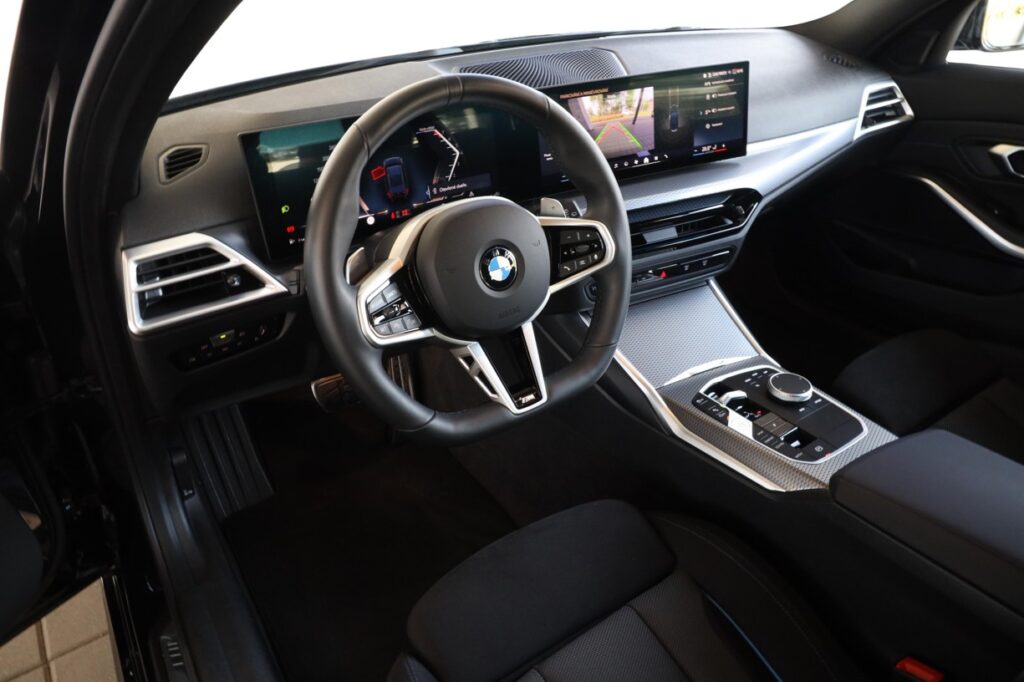 BMW 330i xDrive Touring