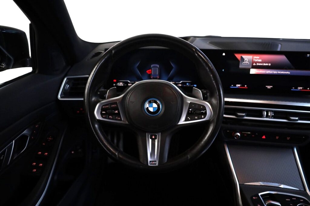 BMW 330e xDrive Touring