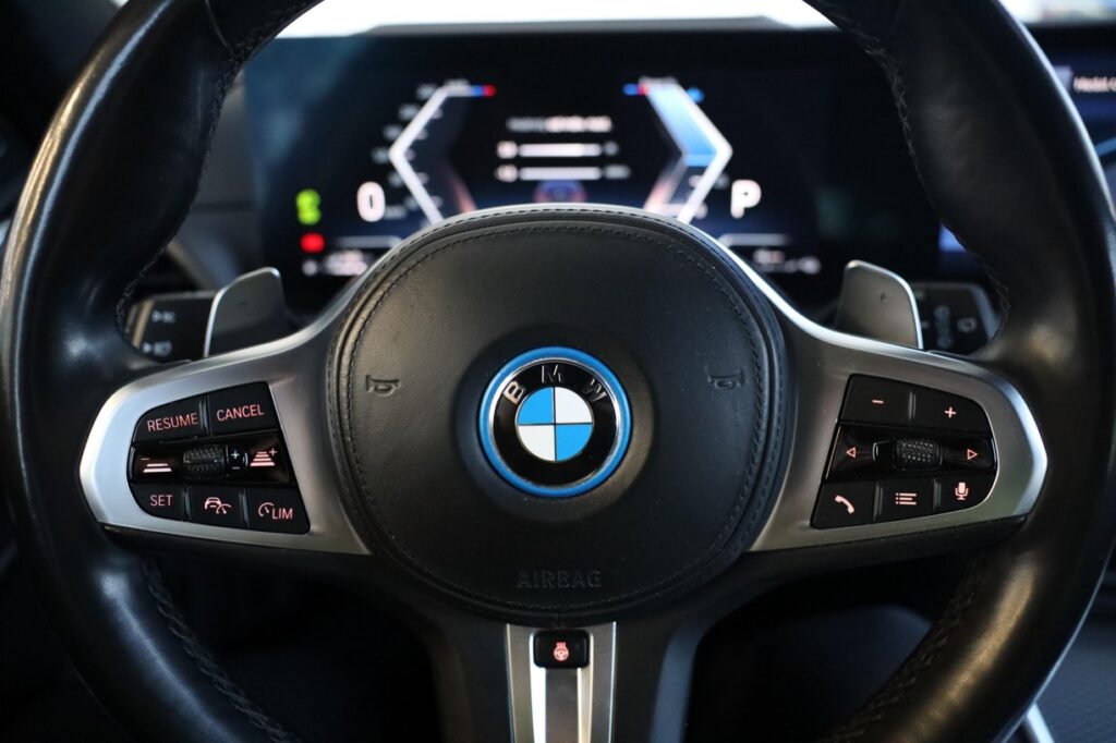 BMW 330e xDrive Touring