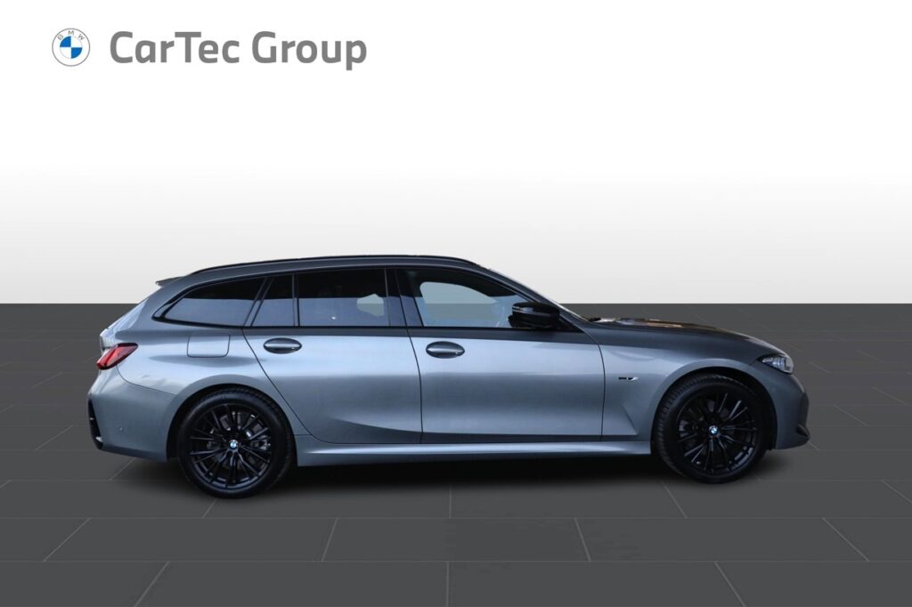 BMW 330e xDrive Touring