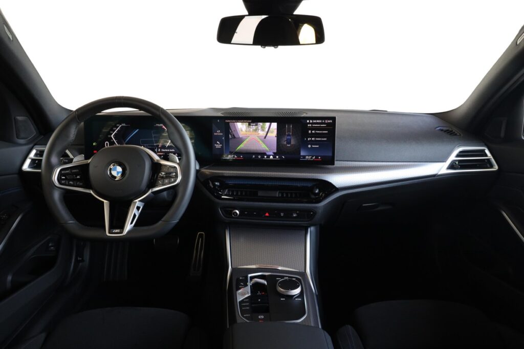 BMW 330i xDrive Touring