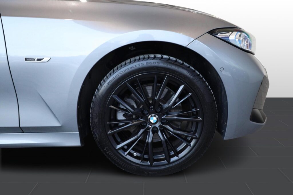 BMW 330e xDrive Touring