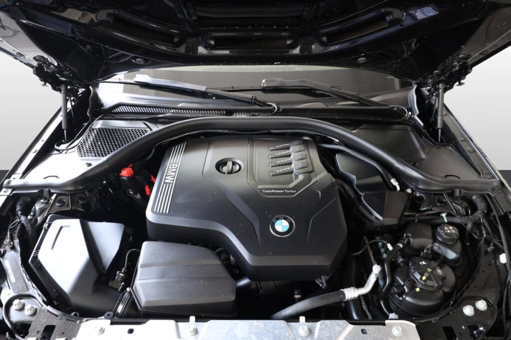 BMW 330i xDrive Touring