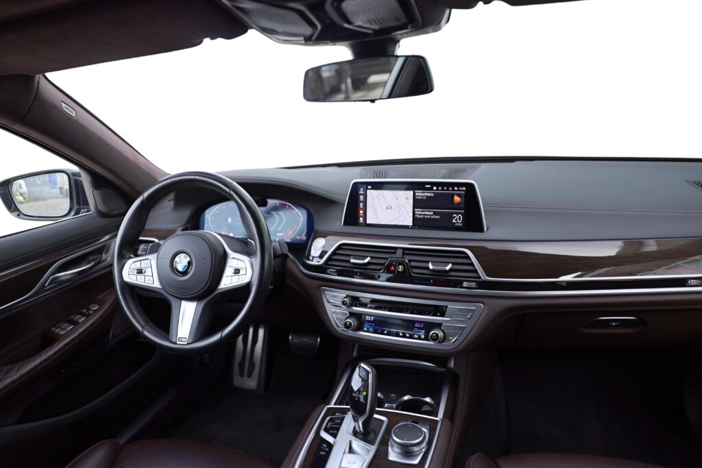 BMW 750Li xDrive Sedan