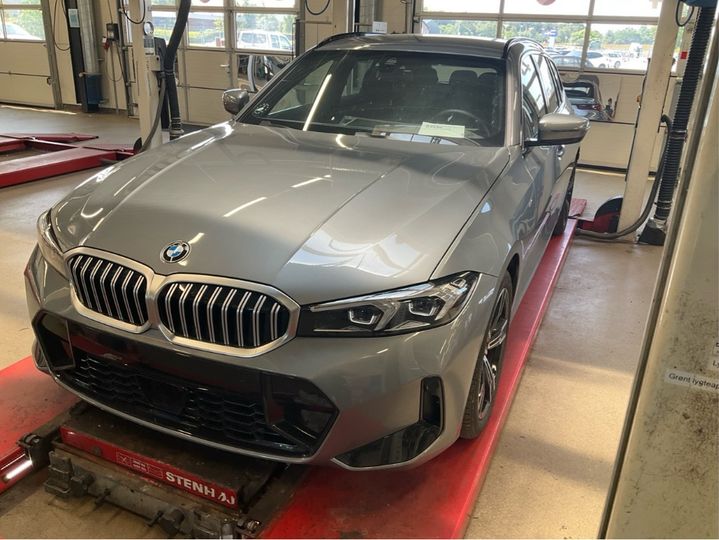 BMW 330i xDrive Touring