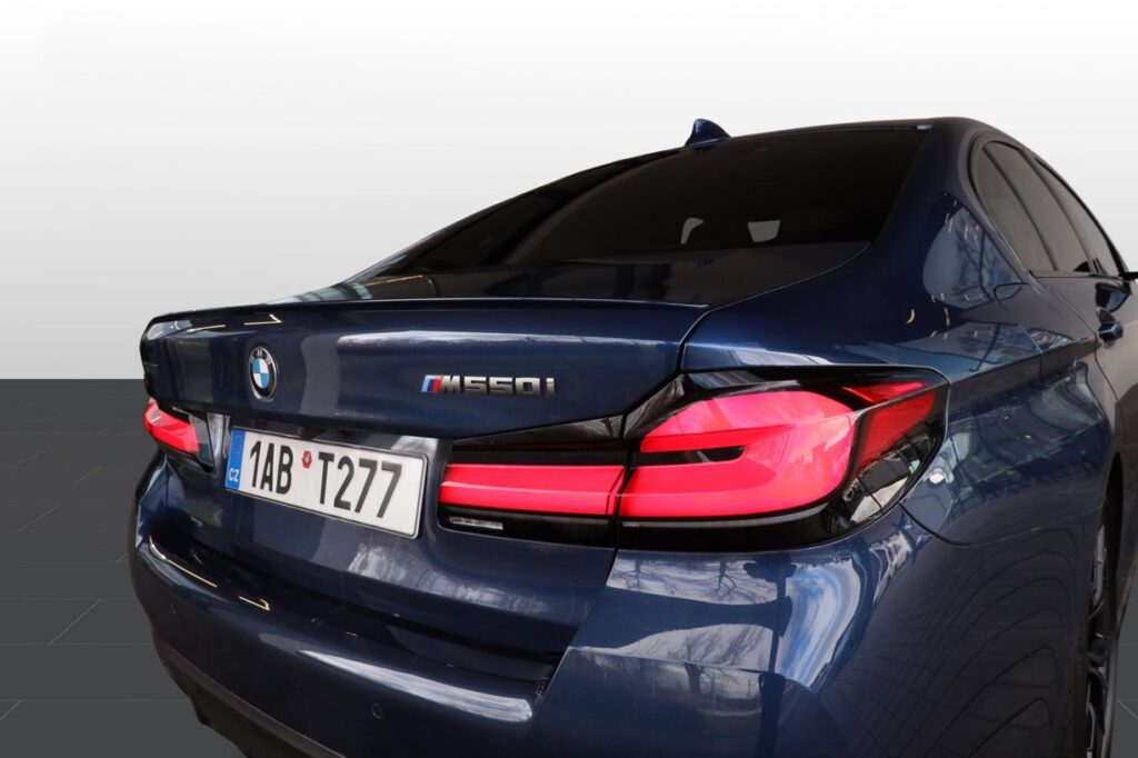 BMW M550i xDrive