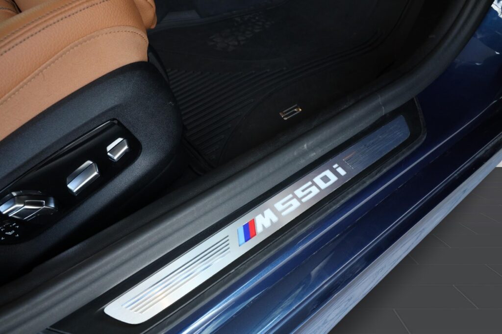 BMW M550i xDrive