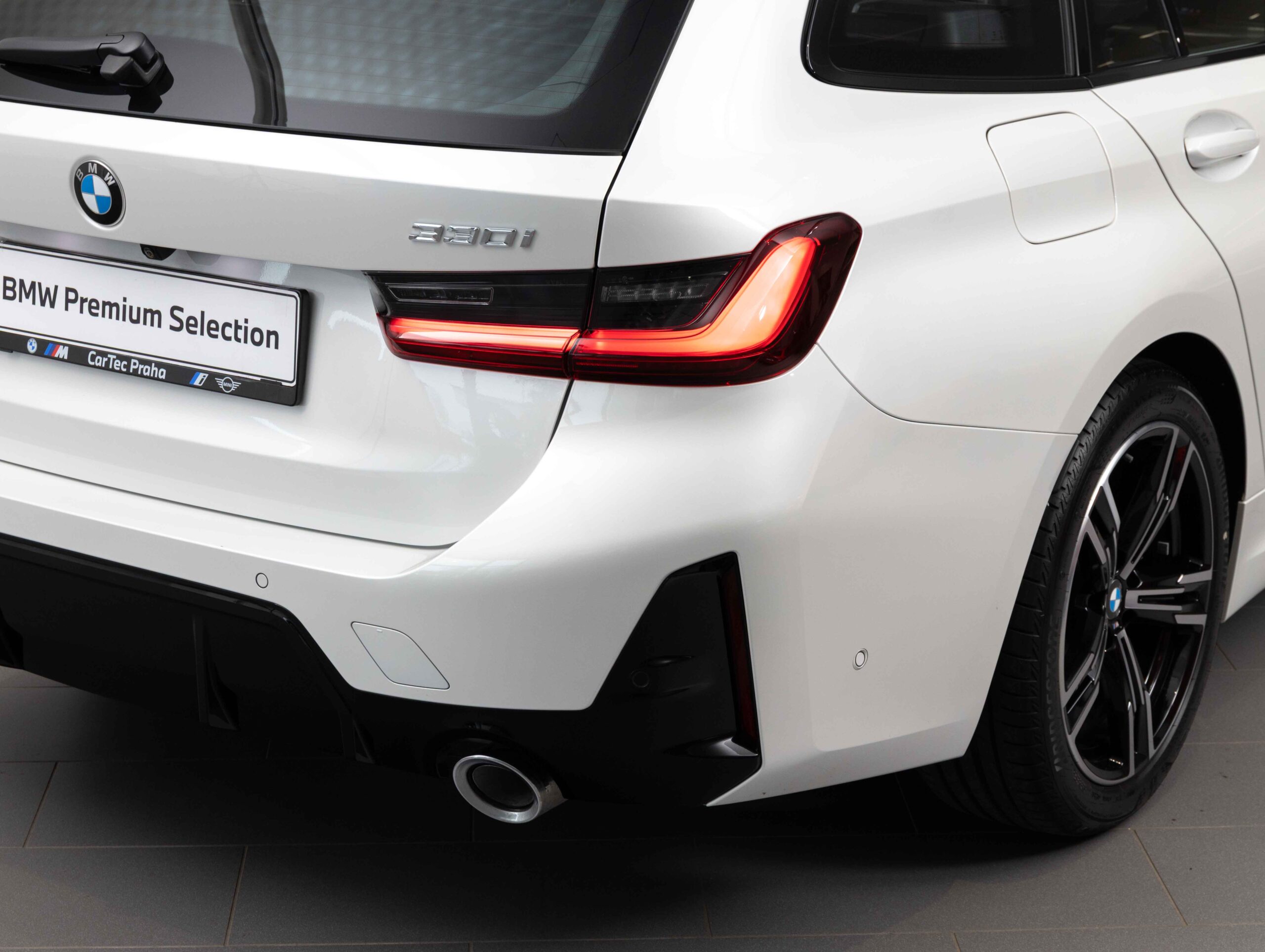 BMW 330i xDrive Touring